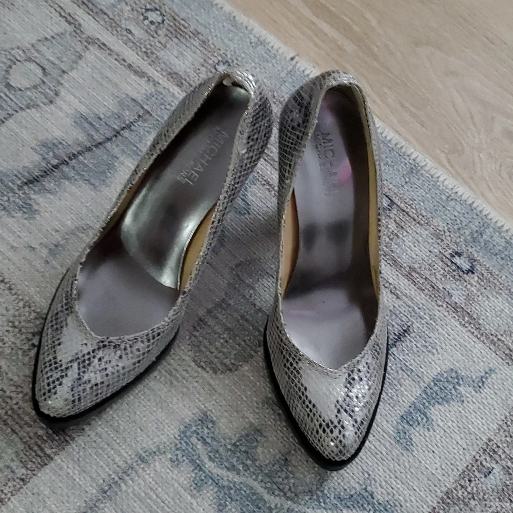 Michael Kors Silver Leather Snakeskin Platform Pump Heels Shoes Sz7